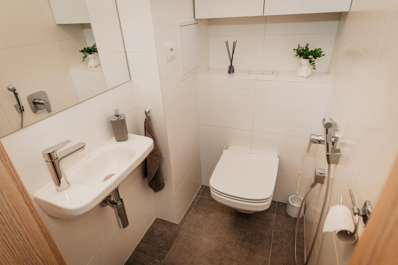 Old Town City Center Apartment 2 - Private Parking Included Kösice Dış mekan fotoğraf