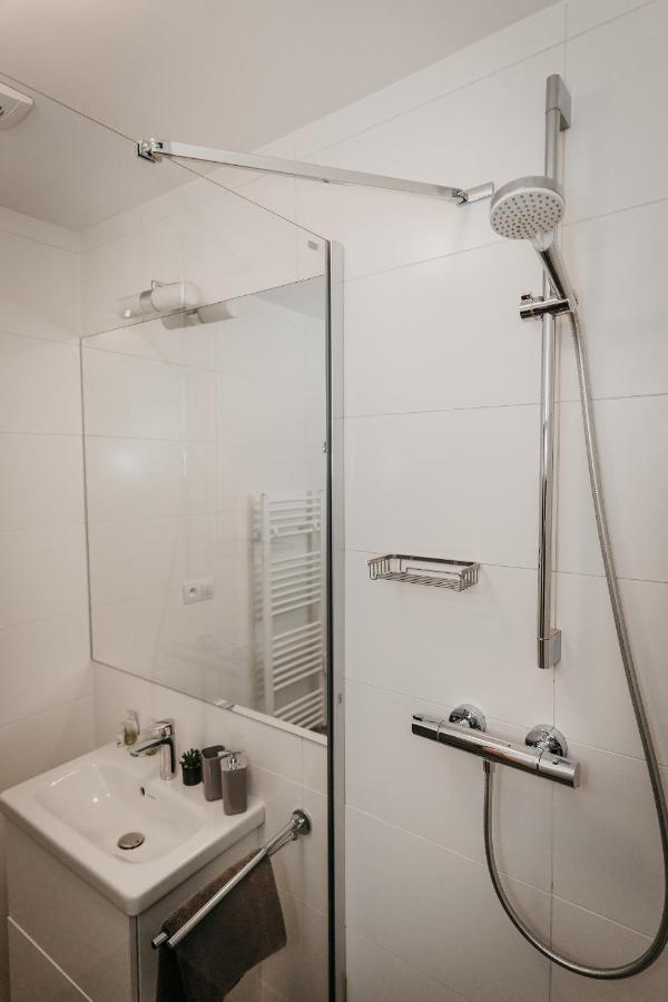 Old Town City Center Apartment 2 - Private Parking Included Kösice Dış mekan fotoğraf