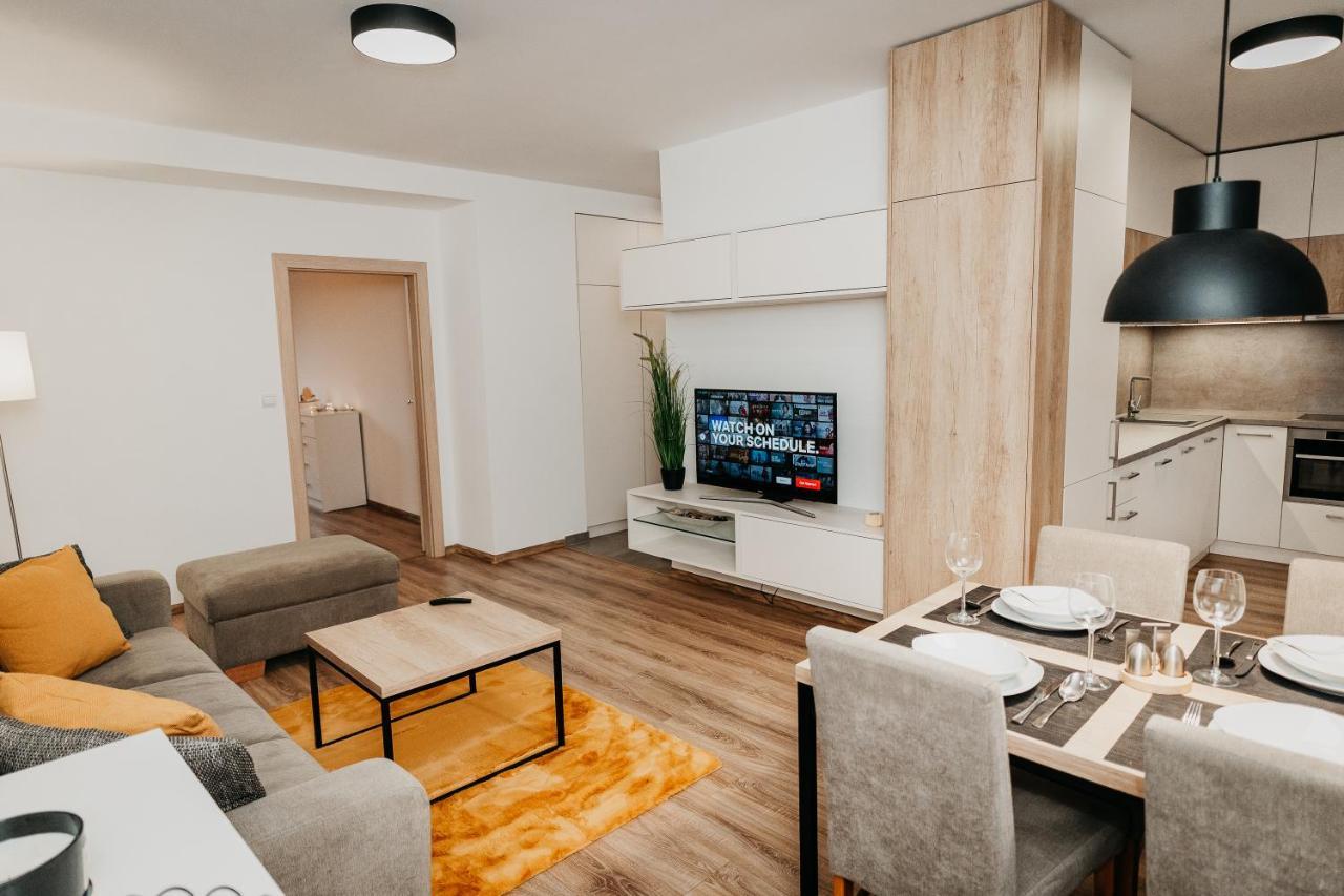 Old Town City Center Apartment 2 - Private Parking Included Kösice Dış mekan fotoğraf