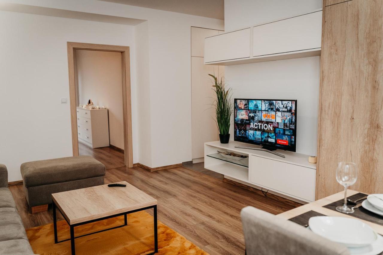 Old Town City Center Apartment 2 - Private Parking Included Kösice Dış mekan fotoğraf