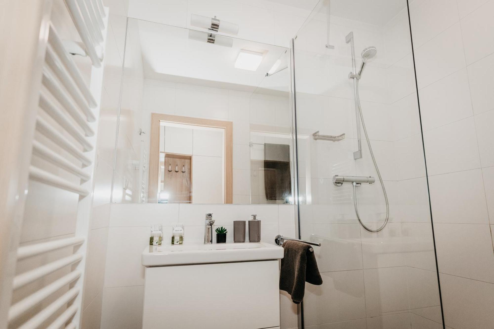 Old Town City Center Apartment 2 - Private Parking Included Kösice Dış mekan fotoğraf
